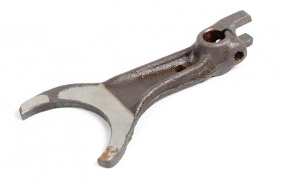 Вилка вала пониженных передач КПП МТЗ-1221